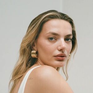 HEAVEN MAYHEM ARIA GOLD EARRINGS